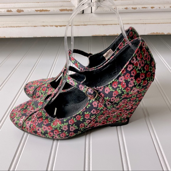Rocket Dog Shoes K9 Rocket Dog Floral Print Tstrap Mary Jane Wedge